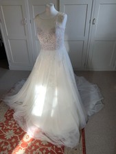 Pronovias Vulcania Sample