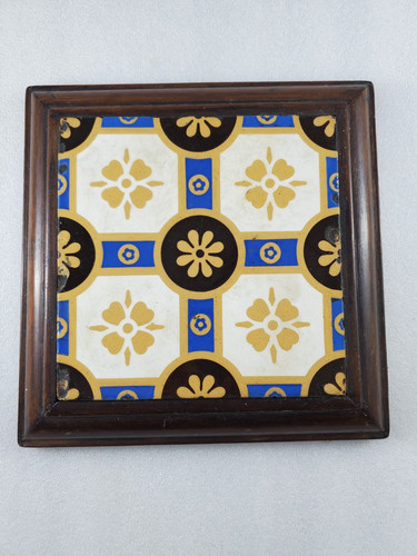 Antique framed geometric floor - antique,