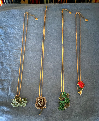 Lot gold tone betsy - lot, of
