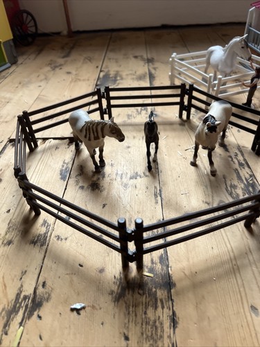Schleich horse club stable - horse,