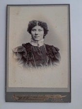 CABINET CARD: Woman Fashion
