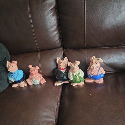 Nat west pigs full - pigs,