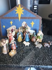 Vintage 11 Piece Resin Christmas Nativity Figures Set Sculpture Collection.