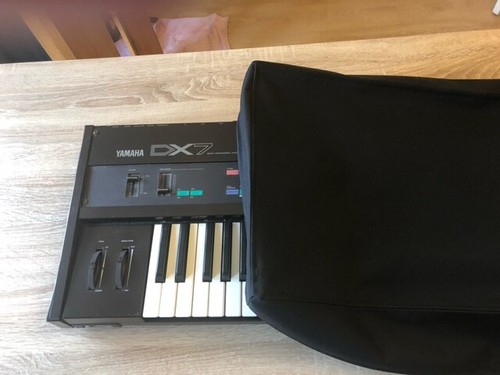 Yamaha dx7 synthesizer dust - dx7,