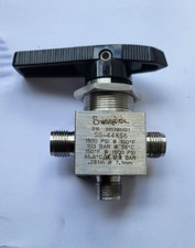 SWAGELOK SS-44XS6 1500PSI STAINLESS STEEL 3 PORT VALVE  (r3s9.2)