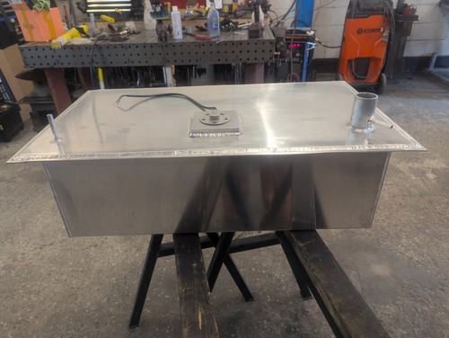 Aluminium fuel tank - aluminium,