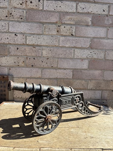 Vintage cast iron - cast,