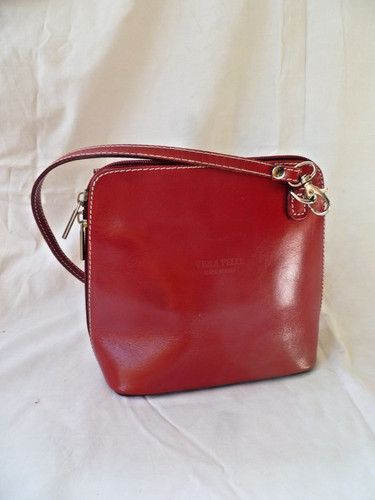 Vera pelle cherry red - cherry, leather