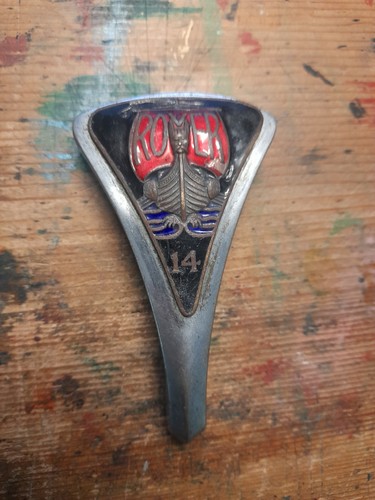 Rare rover badge enamel - rare,