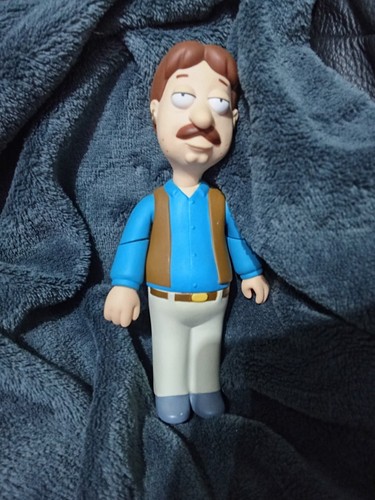 Mezco toyz family guy series - guy, 7