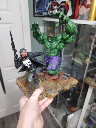 Punisher hulk resin - vs,