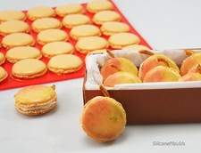 RED DOUBLE SIDED Macaron