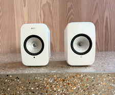 KEF LSX ACTIVE WIRELESS SPEAKERS IN WHITE !! AMAZING SOUND QUALITY !!