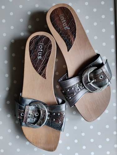 New lotus metallic leather - new,
