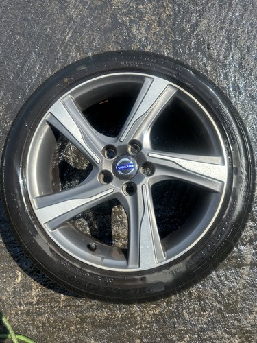 Volvo v40 design alloy - volvo,