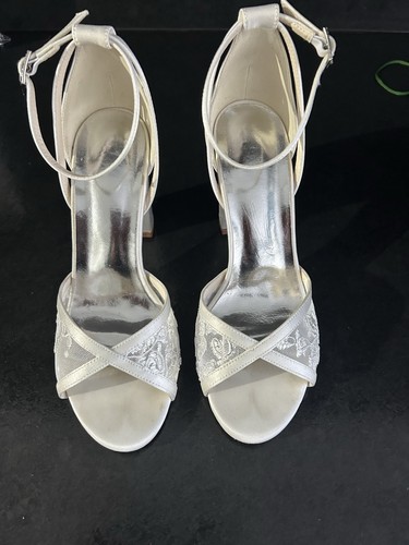 Ivory bridal shoes size uk4 - ivory,