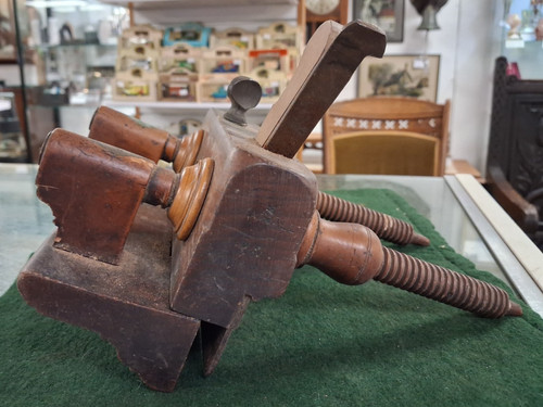 Antique beechwood screw stem - beechwood, -stem