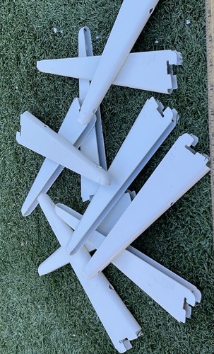 Spur shelf brackets - shelf,