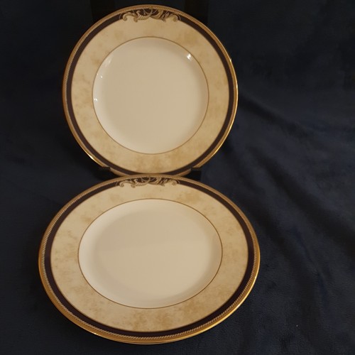 Wedgwood cornucopia side - 7",