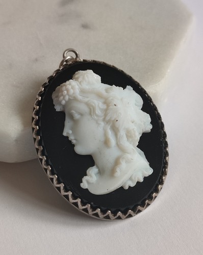 Late victorian opaque - late,