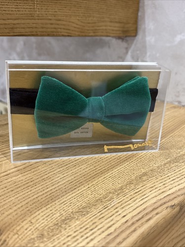 New green velvet bow - bow, tie