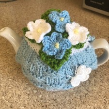 HAND KNITTED BASKET WEAVE TEA