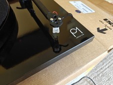 Rega Planar 1 Turntable Gloss