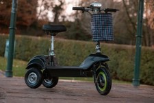 REDUCED VAT-EXEMPT, PAVEMENT LEGAL, 3-WHEEL FOLDING ELECTRIC MOBILITY SCOOTER