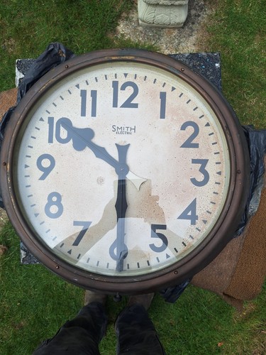 Very large smiths clock 18 - large, (18"