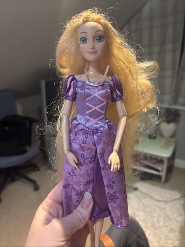 Delux rapunzel doll - rapunzel,