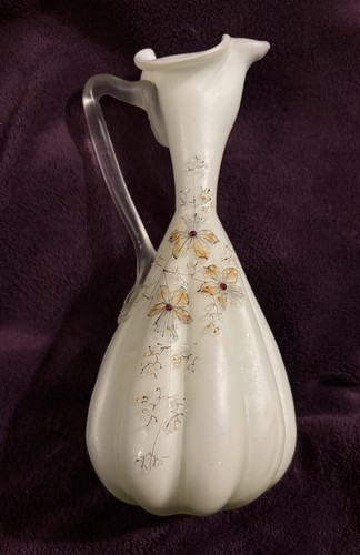 Antique victorian pale satin - pale,