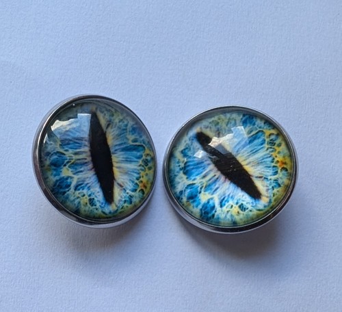Blue glass cabachon - eyes, with