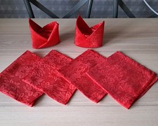 6 Napkins Serviettes Red