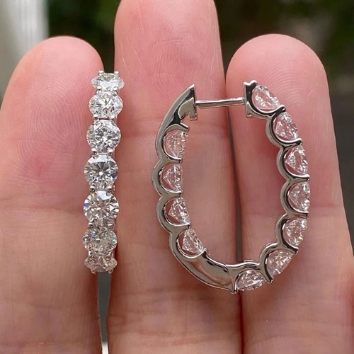 Round cut white - diamond, huggie