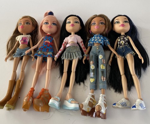 Bratz doll bundle - bundle, dressed