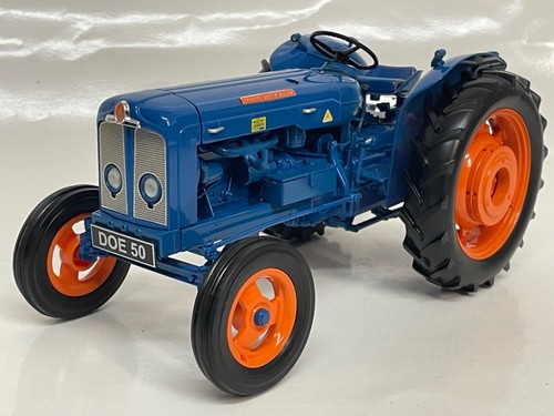 Scale 2883 fordson - scale,
