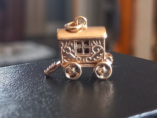 9ct yellow gold - heavy, gypsy