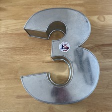 Number 3 - Large Cake Tin