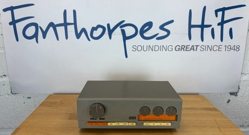 Quad pre amplifier - -,
