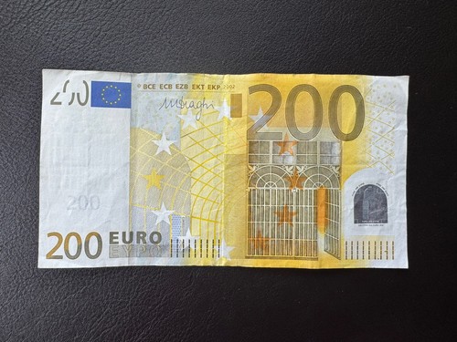 200 euro banknote - €,