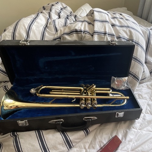 Brass trumpet gold - bb,