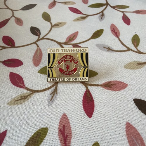 Manchester united pin badge - manchester,