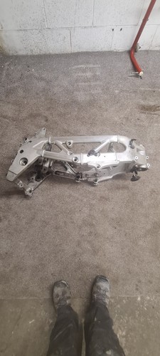 Suzuki 1000s frame and log - suzuki,