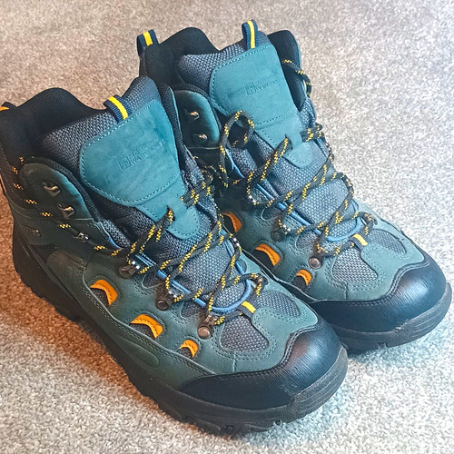 Mountain warehouse adventurer - warehouse,