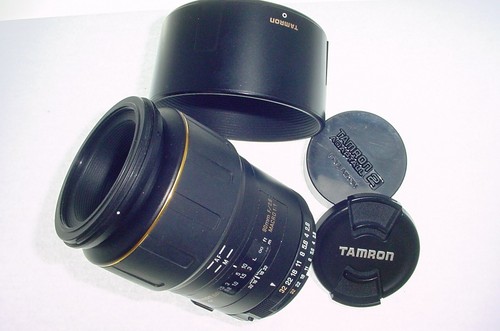 Tamron 90mm macro - f/2.8, 1:1