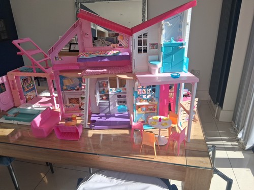 Barbie malibu house dollhouse - malibu,