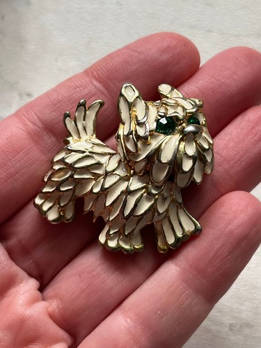 Gold tone enamel dog - gold,