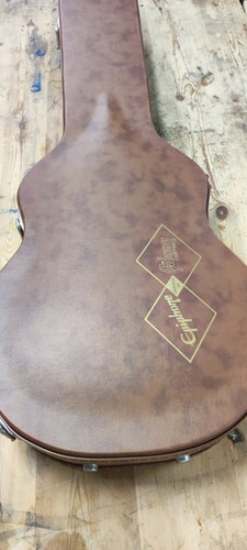 Epiphone inspired gibson - by,