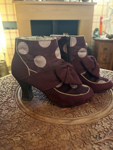 Beautiful ruby shoo - shoo, burgundy