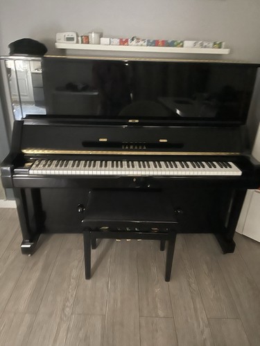 Yamaha upright piano black - ux,